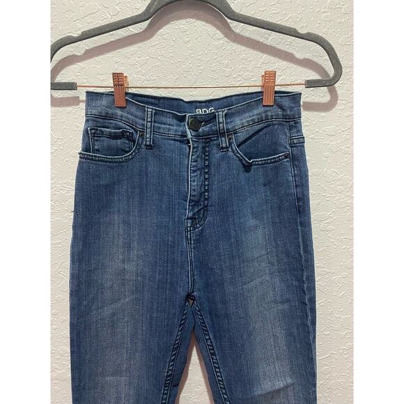 BDG Super High Rise Twig Blue Jeans Size 27 - Picture 2 of 11